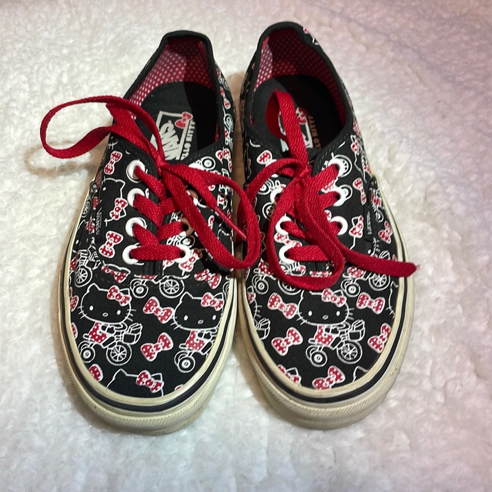 Hello Kitty X Vans